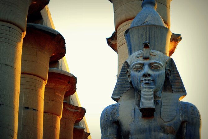 Luxor Over Night Hot Air Balloon Ride & Kings Valley - Hurghada - Entering the Colossi of Memnon: a fast stop with weight