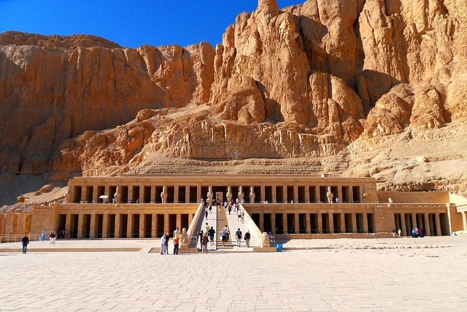 Luxor private guided full day tour to the east and west bank - Hatshepsut at Deir el Bahari: the moment the temple turns into drama