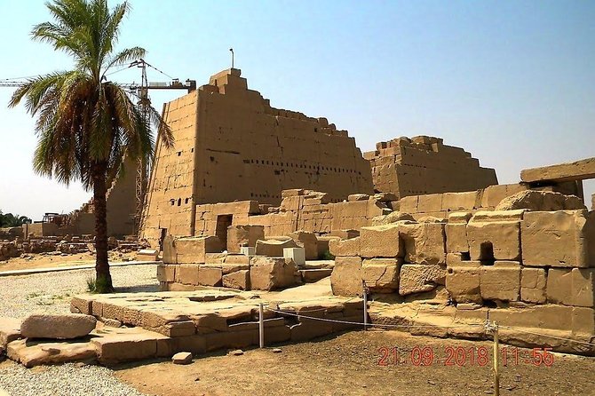 Luxor Private Guided Tours to East & West Bank - Colossi of Memnon: short stop, memorable silhouettes