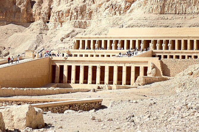 Luxor private tour to East and West bank - Colossi of Memnon: A short stop that’s surprisingly rewarding