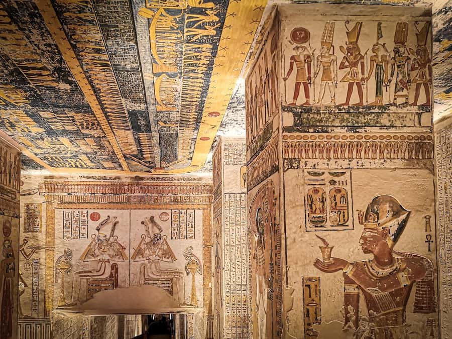 Luxor: Private West Bank Tour with Karnak Sound & Light Show - Temple of Queen Hatshepsut: the terraces that rise from the desert