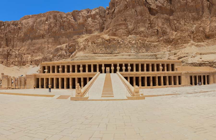 Luxor: Private West Bank Tour with Karnak Sound & Light Show - Timing and duration: an 8-hour day that needs stamina