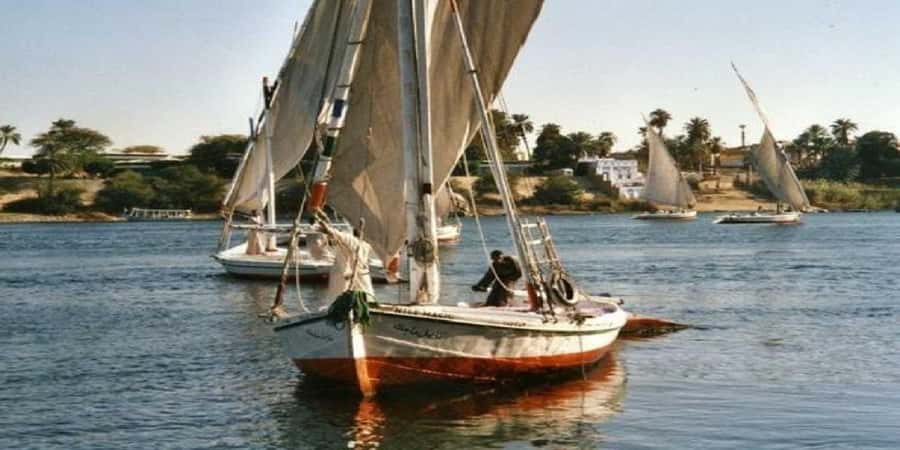 Luxor: Tour to Edfu Temple & Lunch & Felucca & Entrance Fees - Lunch in Luxor: A real meal before your boat time