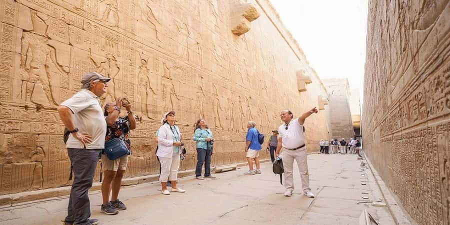 Luxor: Tour to Edfu Temple & Lunch & Felucca & Entrance Fees - Guide and language options: Picking the right voice for your visit