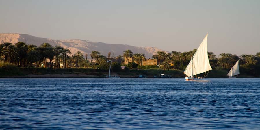 Luxor: Tour to Edfu Temple & Lunch & Felucca & Entrance Fees - The Luxor-to-Edfu drive: Comfort, heat, and time math