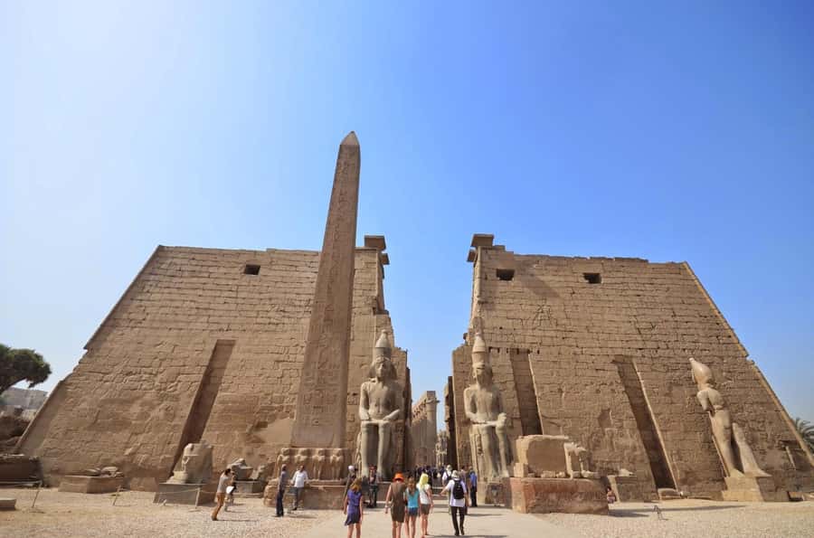 Luxor: West & East Banks & Tut's Tomb Private Full-Day Tour - Valley of the Kings: Tutankhamun, Three Tombs, One Big Reality Check