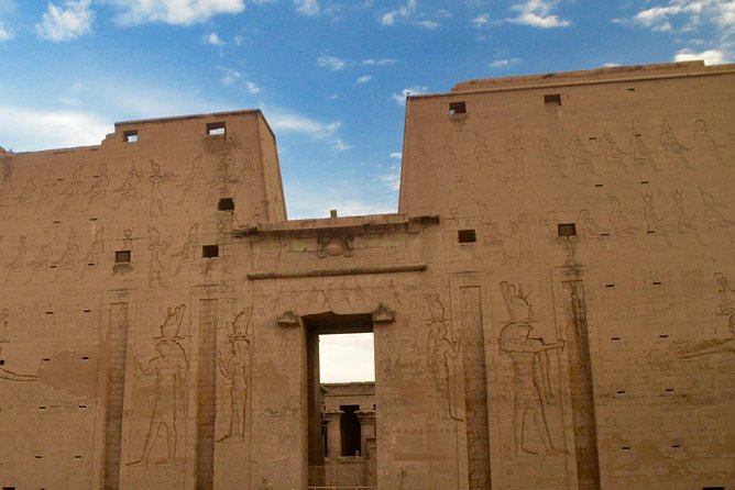 Luxury sunrise Ballon ride in Luxor -VIP - Landing and your flight certificate