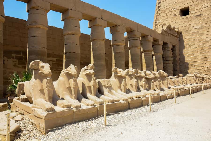 Makadi Bay: Luxor Private Tour Kings Valley and Hatshepsut - Lunch by the Nile: included food, extra drinks