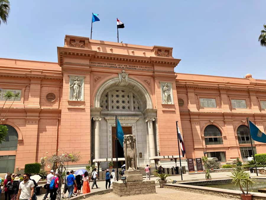 Marsa Alam: Ancient Cairo & Giza Pyramids Day Trip by Plane - Egyptian Museum: How to See the Famous Stuff Without Getting Overwhelmed