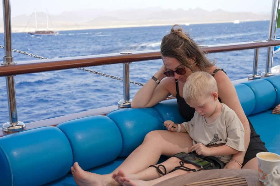 Marsa Alam: Pirates Premium Boat to turtle bay with lunch - Marsa Shona: World-Famous Reefs, Another Shot at Marine Life