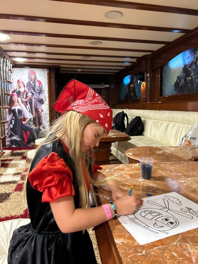 Marsa Alam: Pirates Premium Boat to turtle bay with lunch - Marsa Mubarak: Where Turtles and Rays Fit Into a Guided 45 Minutes