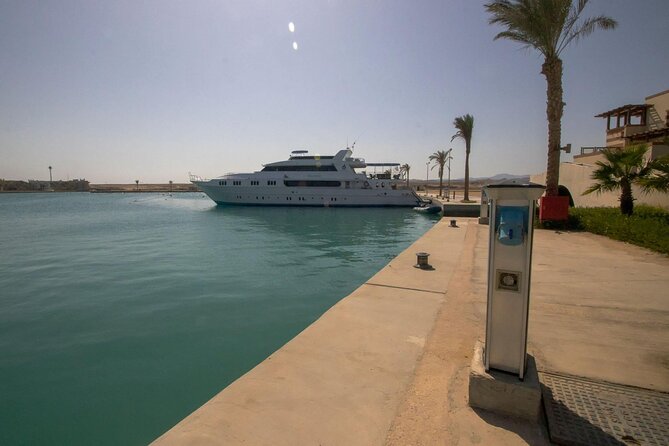 Marsa Mubarak Snorkeling Sea Trip & Transfer & Lunch – Marsa Alam - Lunch onboard: what’s included and what to watch for