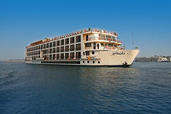Nile Cruise Deluxe 5 days 4 nights from Luxor to Aswan - Day 5 Abu Simbel: the Ramses II giants you came for
