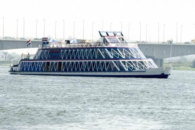 Nile Cruise Dinner in Cairo - Dinner on the Nile: buffet-style choices with menu options