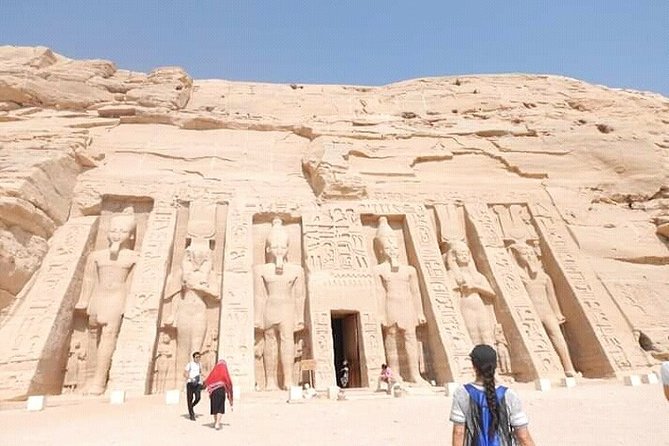 One Package Abu Simbel Temples with Philae Temple and High Dam From Aswan - Stop 1: Aswan Departure and the Desert Sunrise Run