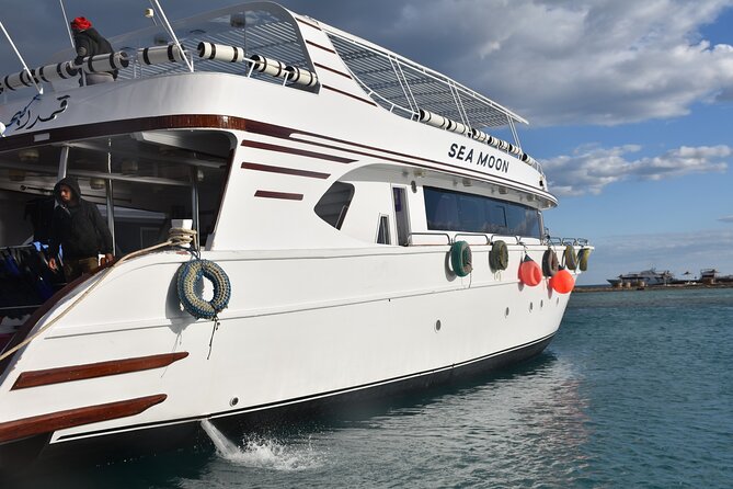 Orange Bay sea trip VIP - On the Boat: Snorkeling Gear, Spot Changes, and Staying Patient