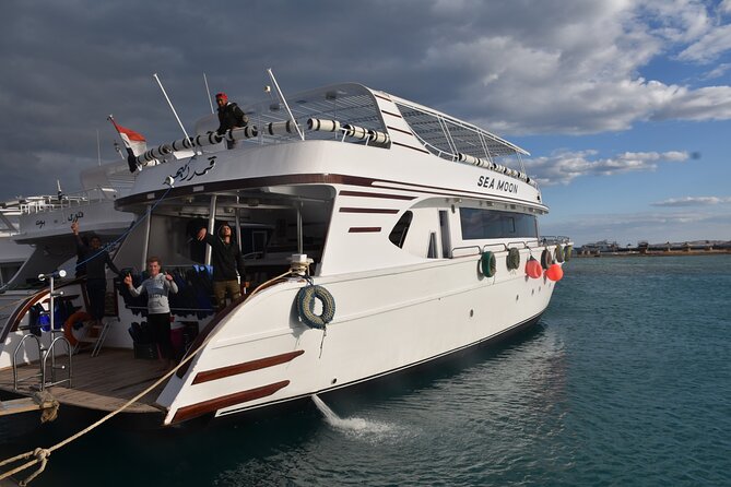 Orange Bay sea trip VIP - Orange Bay vs Paradise Island: Beach Time, Relaxation, and How to Judge Reef Conditions