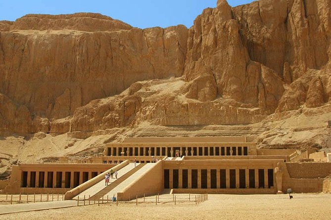 Overnight Trip to Luxor Highlights from Hurghada - Colossi of Memnon: the quick stop that leaves a big impression
