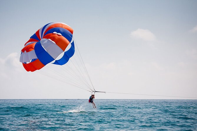 Parasailing Fly over Red Sea of Hurghada with Private Transfer - FAQ