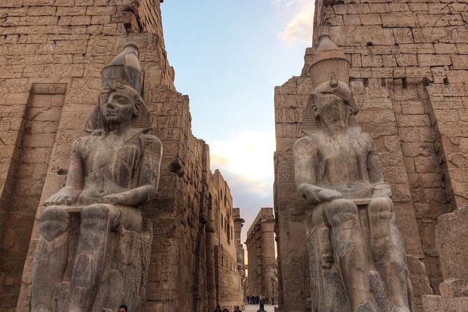 Private 2-Day Tour from Safaga Port to Luxor and Cairo with Egyptologist Guide - Day 2 in Cairo/Giza: Pyramids, Sphinx, and Valley Temple in a set window
