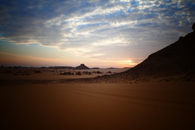 Private 2-Day White Desert and Bahariya Oasis Trip from Cairo - Valley of El-Haize camp night: barbecue dinner under desert stars