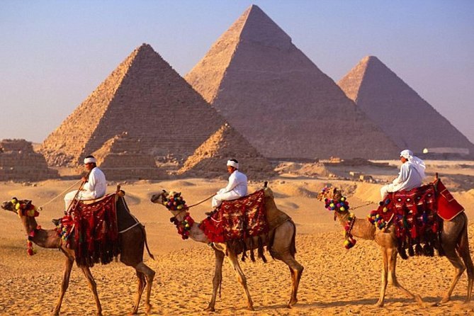 Private 2 Hours Camel Ride at Pyramids of Giza From Cairo - Photos, water, and comfort: what to plan for in the desert