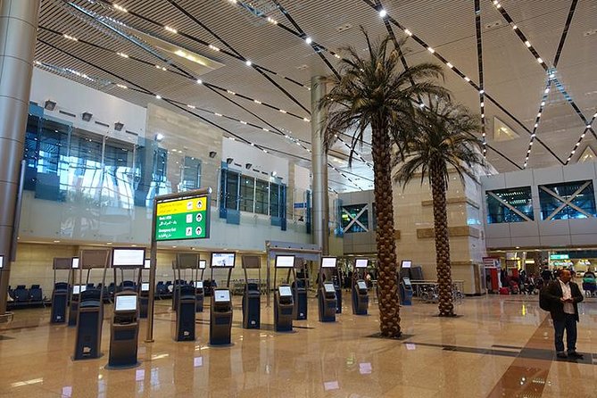 Private Cairo Airport Departure Transfer - From hotel lobby to Cairo International Airport without the guessing game