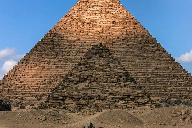 Private Cairo Layover Tour to Giza Pyramids and Sphinx with Lunch - Lunch at a local restaurant during your limited window