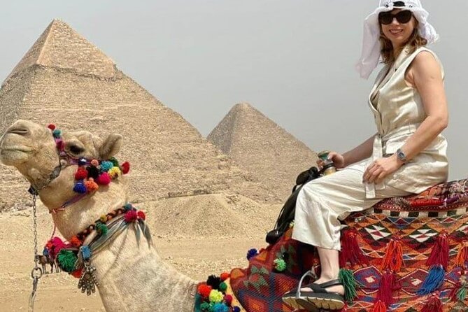 Private Cairo Tour to Giza Pyramids, Egyptian Museum and Bazaar - Giza pyramids and the Sphinx: your first stop, your best photos, your most important context