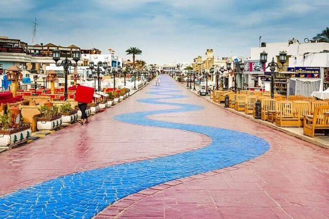 Private City Tour and Old Market Shopping in Sharm El Sheikh - Guides and drivers: the human factor that makes or breaks this tour