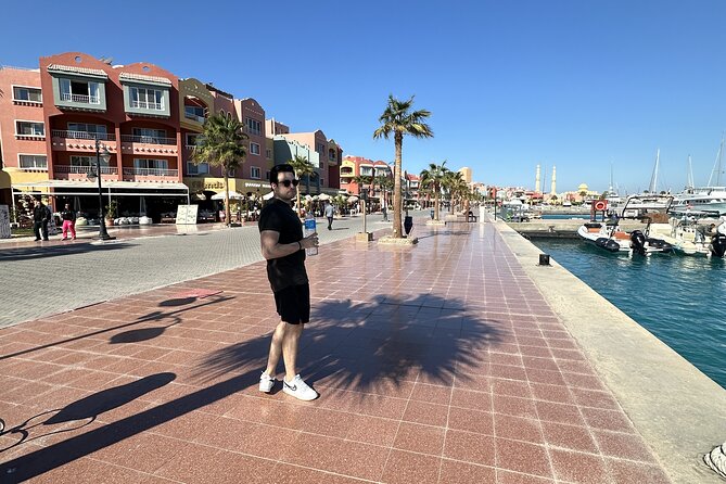 Private city tour with shopping - A viewpoint over Hurghada, the Red Sea, and Giftun Island