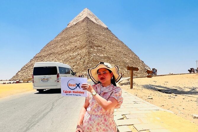 Private Day Tour Giza Pyramids, Sphinx, Memphis, Saqqara Pyramids - Stop 1: Giza pyramids and the Valley Temple area