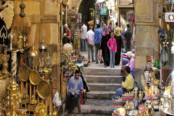 Private Day Tour of Giza Pyramids, Egyptian Museum, and Bazaar" - Stop 3: The Great Sphinx, iconic but best as a focused visit