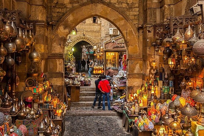 Private Day Tour Pyramids of Giza, Egyptian Museum and Bazaars - Khan El Khalili Bazaar: Souvenirs, Spices, and Local Snacks (2 Hours)