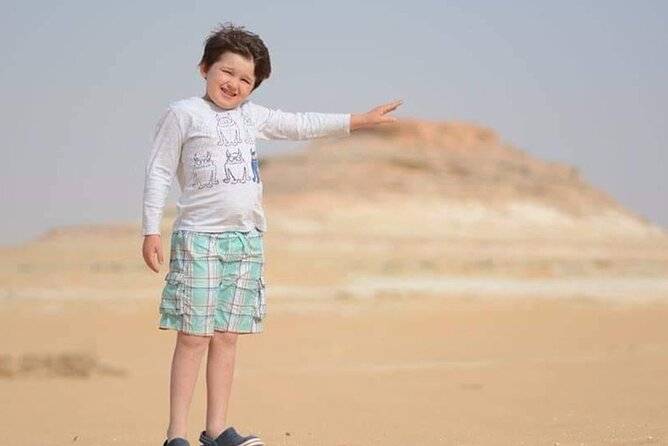 Private Day tour to White Desert and Bahariya Oasis Tour - Jeep safari day: Black Village, El Hez cold spring, and lunch