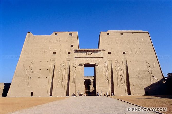Private Day Trip To Kom Ombo And Edfu Temples From Aswan - Kom Ombo: the double temple layout (and what to look for)