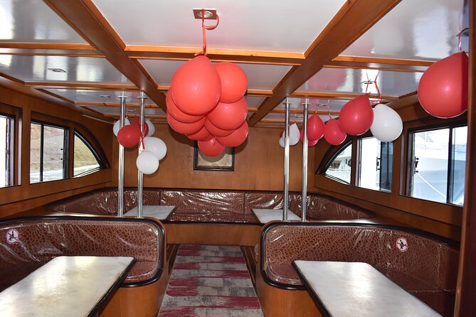 Private Dinner Cruise On Vip Yacht Sharm El Sheikh - Music and Décor: Turning a Dinner Cruise Into Your Celebration