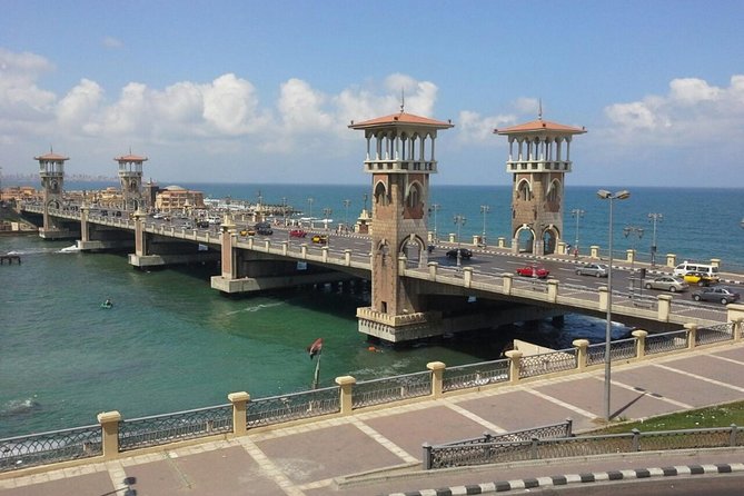 Private From Cairo: Alexandria Day Trip - Lunch in Alexandria: fresh seafood and a needed reset