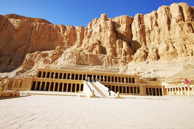 Private full day tour luxor highlights east & west banks w lunch - Colossi of Memnon: short stop, good photo payoff