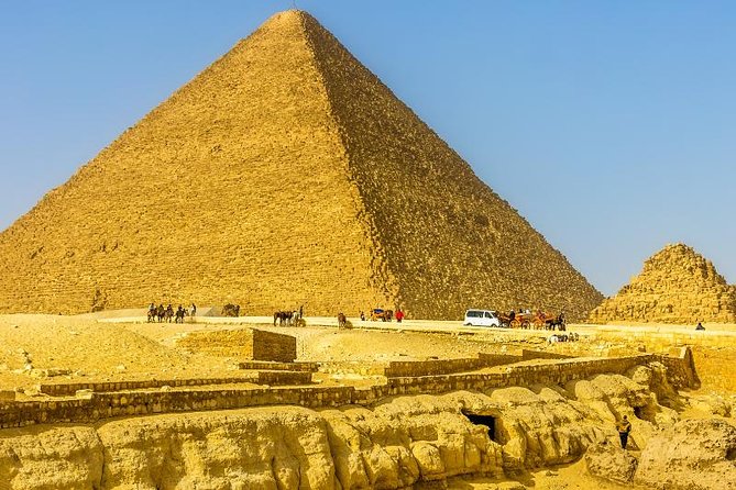 Private Giza Plateau and Pyramids Day Tour - Khafre’s Pyramid: why the “second” pyramid gets overlooked