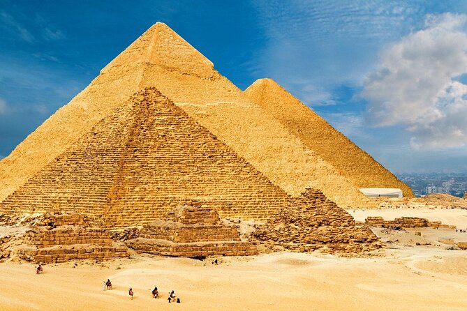 Private Giza Pyramids & Sphinx Day Tour with Lunch from Cairo - Stop 3: Menkaure Pyramid (Why the Smaller One Still Matters)
