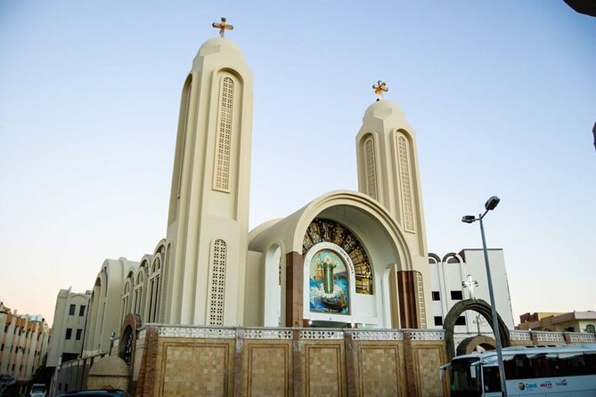 Private Guided City Tour with Shopping and Transfer in Hurghada - Mosque El Mina Masjid: the largest mosque in Hurghada