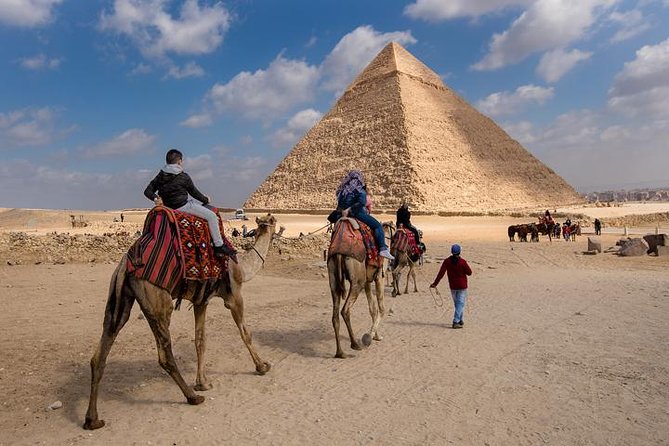 Private Guided Day Tour of Giza and Saqqara with Egyptian Lunch and Camel Ride - Camel ride around the pyramids: 30 minutes of desert views