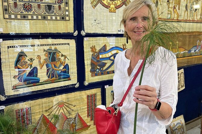 Private Guided Shopping Tour in Cairo - Stop 1 in Giza: Papyrus, Perfume, Cotton, Carpets, and Cartouches
