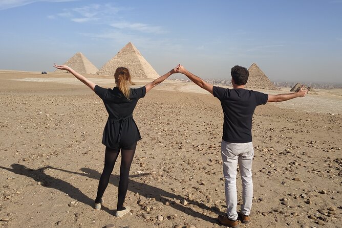 Private Guided Tour of Giza Pyramids and the great Sphinx - Lunch on the Way Back: Falafel Sandwiches or Koshary