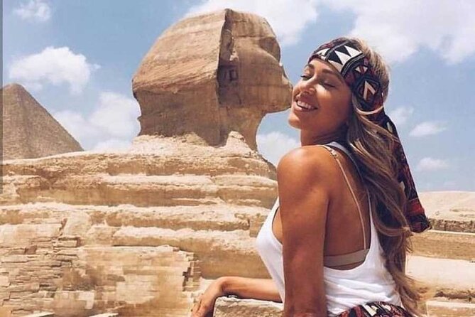 Private Guided Tour: Pyramids, Museum & Khan with Lunch & Drinks - Lunch, bottled water, and the small things that keep you sane