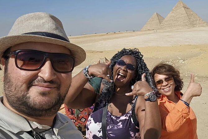 Private Guided Tour Pyramids of Giza,Sphinx, Saqqara and Memphis - Great Sphinx and Valley Temple: beyond the postcard