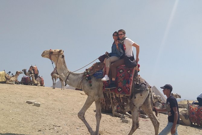 Private Guided Tour to Giza Pyramids and Sphinx - 9 AM pickup and the comfort of an air-conditioned ride