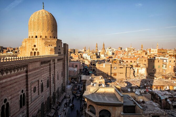 Private Guided Tour To Islamic Cairo & Bazaar - El Hussein Mosque: A Short Stop With Big Meaning