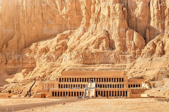 Private Guided Tour to Luxor with Lunch from Hurghada - Lunch in Luxor plus bottled water: a small inclusion that saves the day